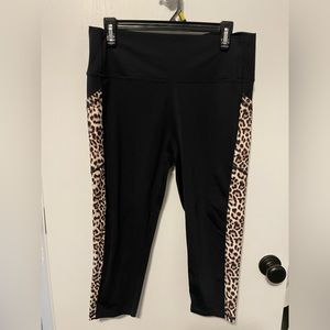 Zyia Active workout leopard print capri